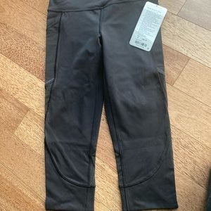 Lululemon cropped leggings.